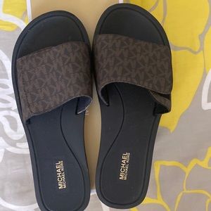 MK logo sandals